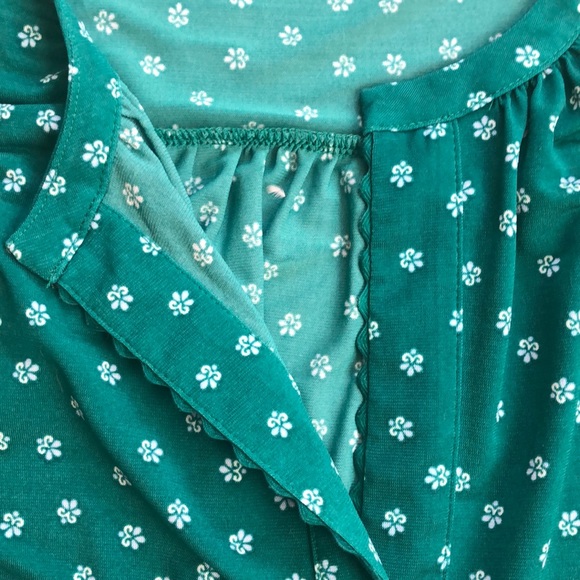 Ann Taylor Sleeveless Top - Picture 4 of 7